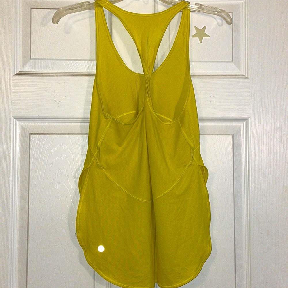 Lululemon Twist Tank. Size 2